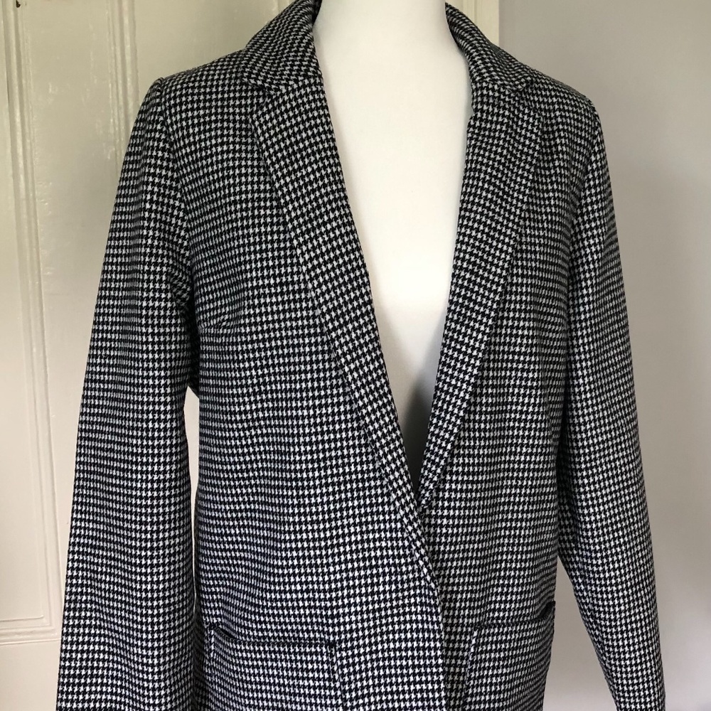 Forever 21 Womens Blazer Size M - Never been worn